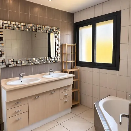 Villa AMOR, 3 Chambres avec Piscine Villa Saint-Raphaël